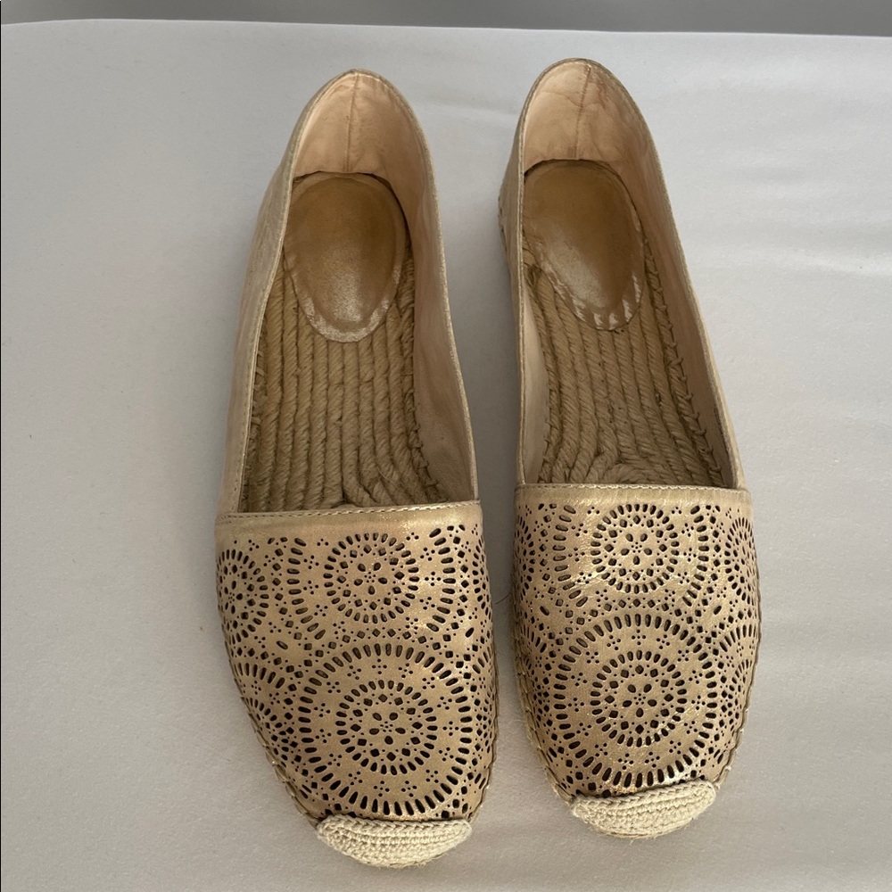 Vince Camuto Elegant Gold Espadrilles size 9
